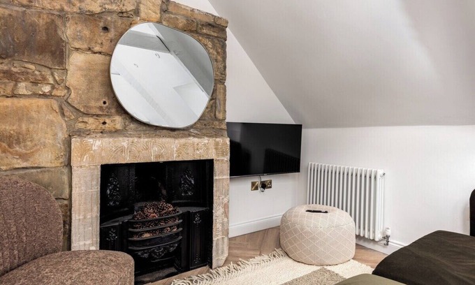 Rothbury Apartment | Luxe Design - Boutique Cottage - Heart of Rothbury