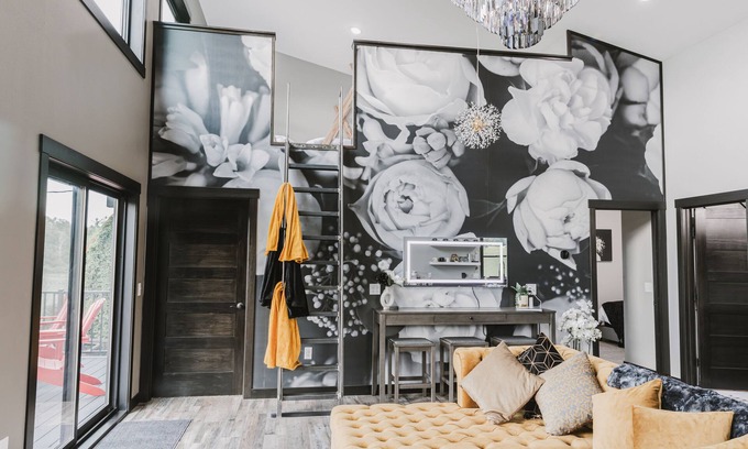 New Auburn House | Luxe Farmette Home Nestled on 40 Alluring Acres