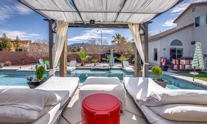 Green Valley House | Luxe Henderson Retreat w/Pool - 13 Mi to Strip!