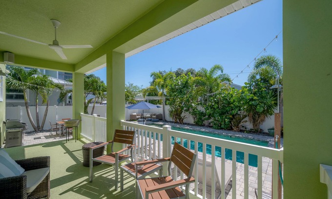 Port Tampa City House | LUXE Key West home w/RESORT style HEATED POOL