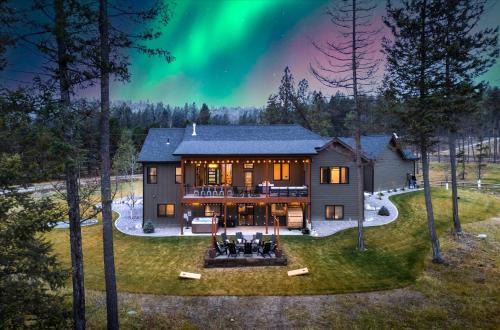 Lakeside House | Luxe Lakeside New Build by Flathead Lake Speakeasy