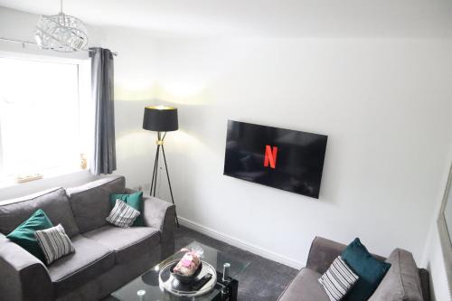 Coventry House | Luxe Lounge 2
