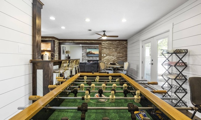 Hattiesburg House | Luxe Midtown Gem, Walk to USM - The Longleaf House