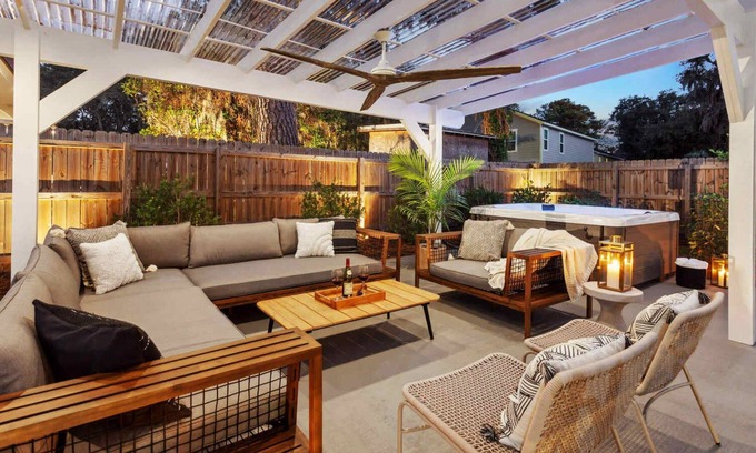 Thunderbolt House | Luxe Modern Home | Private Hot Tub