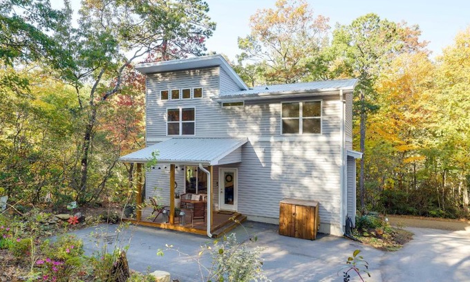 Ridgecrest House | Luxe Mountain Home Near Ridgecrest and Asheville!