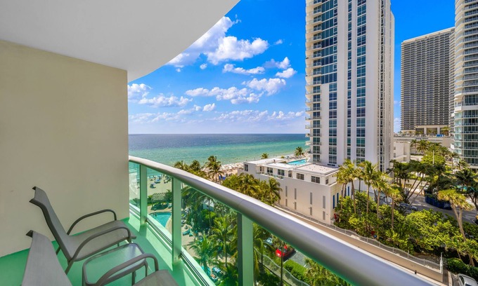 Hollywood South Central Beach Condo | Luxe Oceanfront Condo in Hollywood Beach