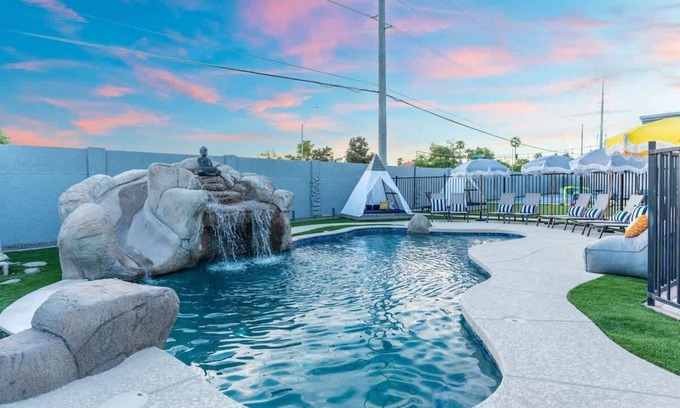Paradise Valley Village House | Luxe~Pickleball~Heated Pool~Slide~Basketball Court