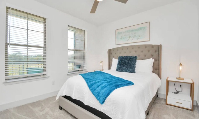 Spring Apartment | Luxe & Relaxing Gem ~ Pool &Gym~Long stays Welcome