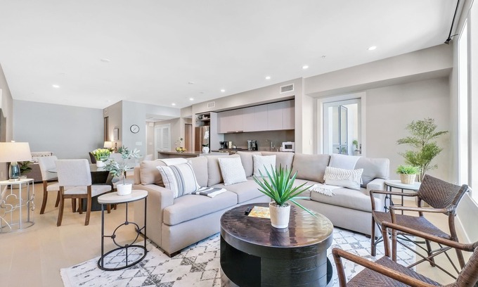 Pasadena Condo | Luxe · Resort Style Living · Heart of Pasadena!