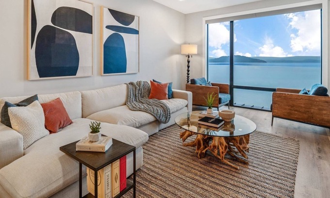 Sandpoint Condo | Luxe Seasons 8 Condo | Lake, Rooftop Bar, Hot Tub, Marina, Spa