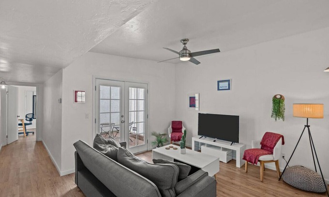 Rincon Heights House | Luxe Tucson Digs Walking to U of A