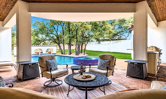 Cedar Park House | LuxGroupFallRetreat | Pool w/Spa | SportCourt | GameRM | Bar | Theater |BBQ
