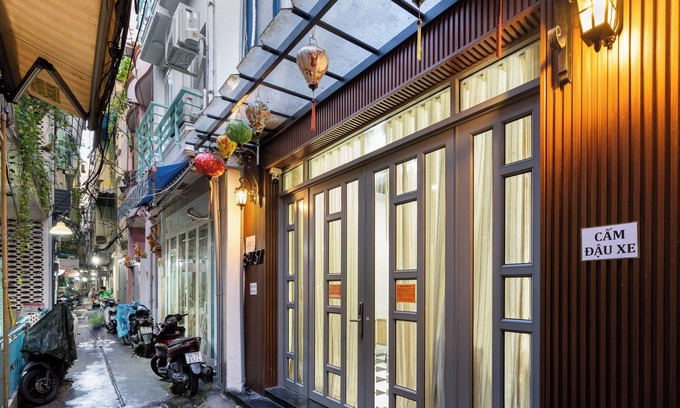 Downtown Ho Chi Minh City House | Luxhome