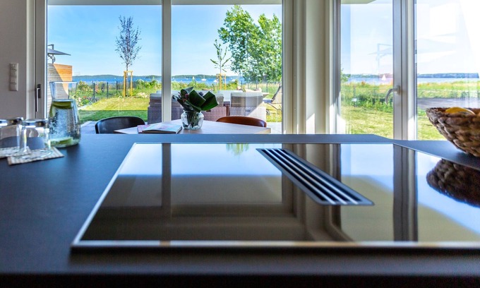 Schwerin Apartment | Luxoriöse Ferienwohung in Erster Reihe am Schweriner See mit Kamin