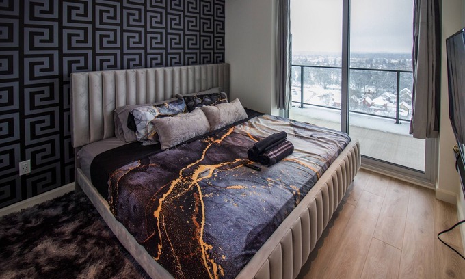 Kitchener Condo | Luxorious High Rise King Suite With Underground Parking