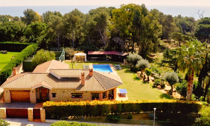 Sant Andreu de Llavaneres House | Luxury Private Villa Perfect for Weekend Getaway.