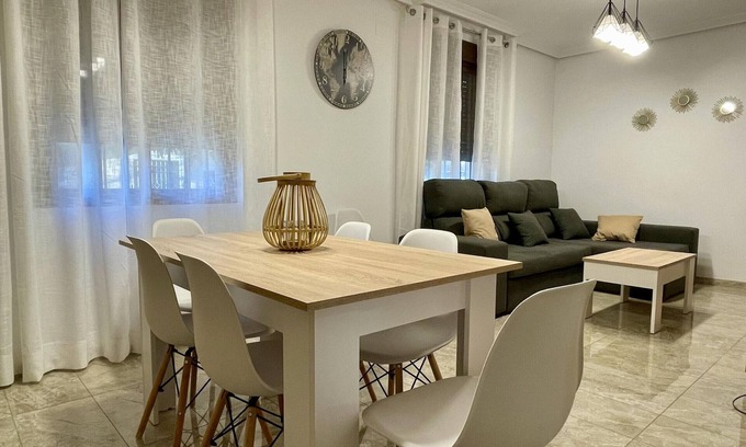 Distrito Sur Apartment | Luxueuse Maison à Deux Étages, Près de Sites Touristiques et Restaurants à Córdoba