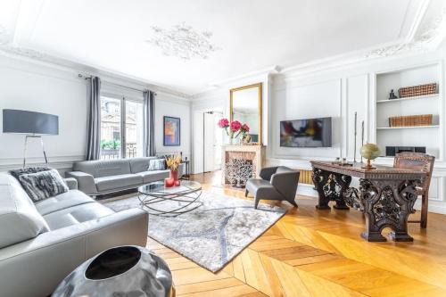 Champs-Elysees Apartment | Luxueux Appartment Georges V