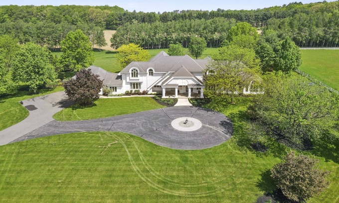 Kresgeville Other | Luxurious à La Mode Valley Farm House(1735)