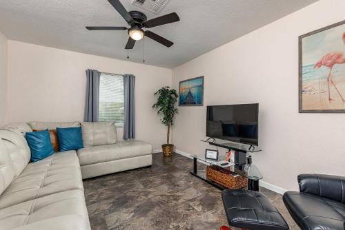Tarpon Springs Apartment | Luxurious 2 bedroom near Innisbrook Golf Resort!