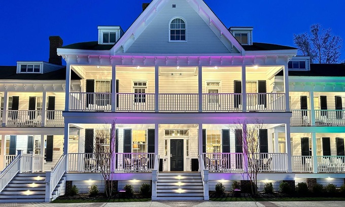 Stevensville House | Luxurious 24-Bedroom Mansion Retreat complete with private pool & public dining.