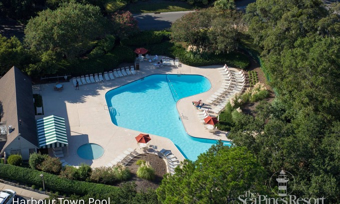 Harbour Town House | Luxurious 3-Bdrm Villa w/Full Kitchen & Outdoor Deck w/Harbor View