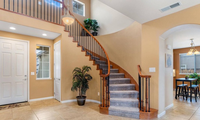 Reno House | Luxurious 4 Bedroom House