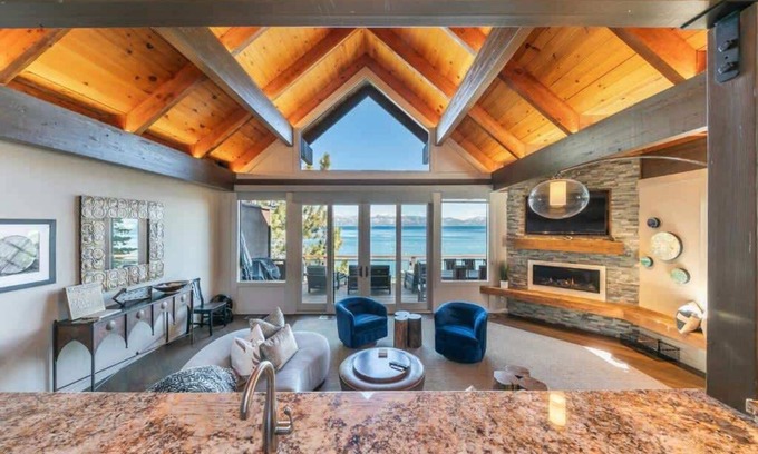 Tahoe City House | Luxurious 4 Bedroom Lakefront | Unit 131