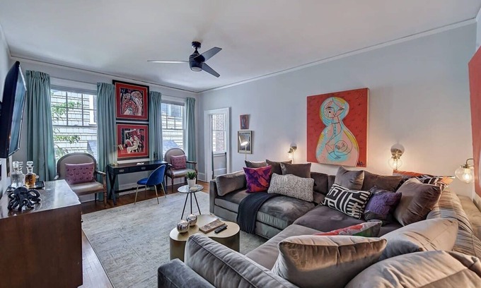 Charlotte Condo | Luxurious 6BR, 4 King Condos | Historic Elizabeth