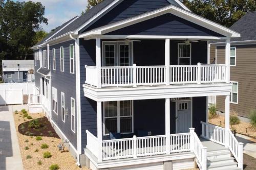 Buckroe Beach House | Luxurious Alberta Beach House w/Historical Detail
