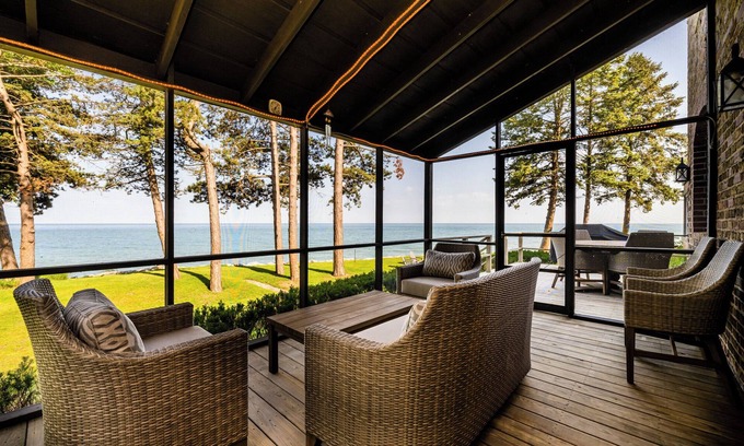 Stevensville House | Luxurious and Private Lakefront Estate!