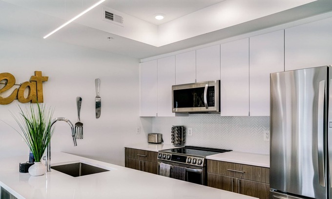 Petworth Condo | Luxurious and stylish 2 bedroom 2 bathroom suite