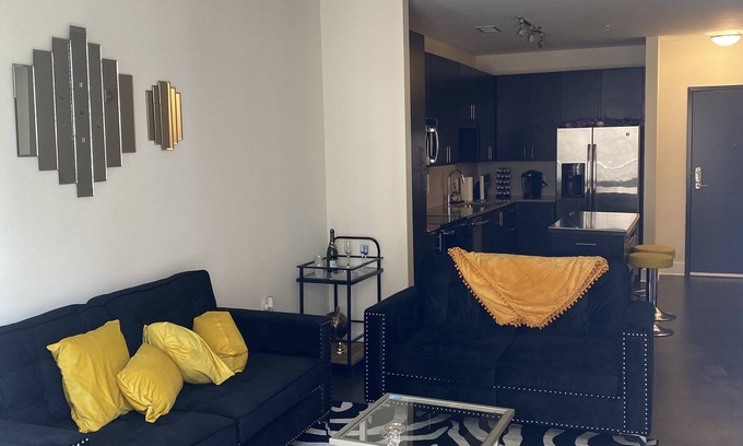 Buckhead Condo | Luxurious Apartment in the Heart of Buckhead