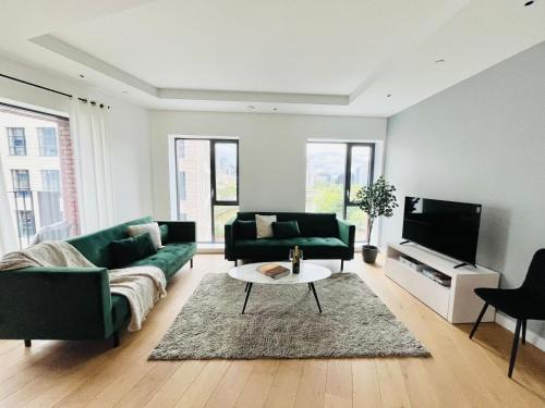 Docklands Apartment | Luxurious Apartment - Prime Location Near Excel, O2 & Canary Wharf