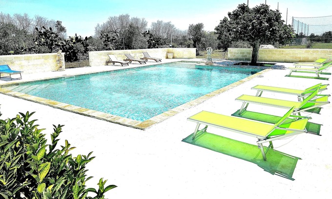 Cavallino House | Luxurious Apartment 'Villa Mariangela' with Shared Pool, Wi-Fi and Air Conditioning