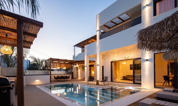 Adelianos Kampos Apartment | Luxurious Apartment with Private Pool just 100m from the Beach