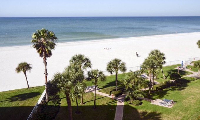 Redington Shores Condo | Luxurious Beachfront Condo at Redington Towers