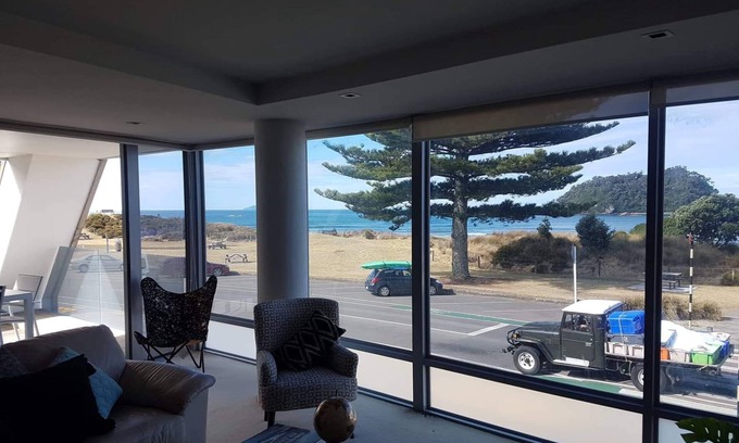 Mount Maunganui Condo | Luxurious Beachfront with premiere address - Beachfront ! 3 min walk -downtown