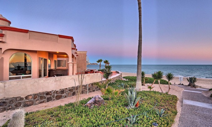 Puerto Penasco House | Luxurious Beachfront house on the water, Private Jacuzzi, Sauna, Grill, Firepit