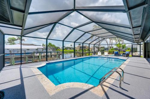 Caloosahatchee House | Luxurious Cape Coral Oasis Half Mi to Boat Ramp!