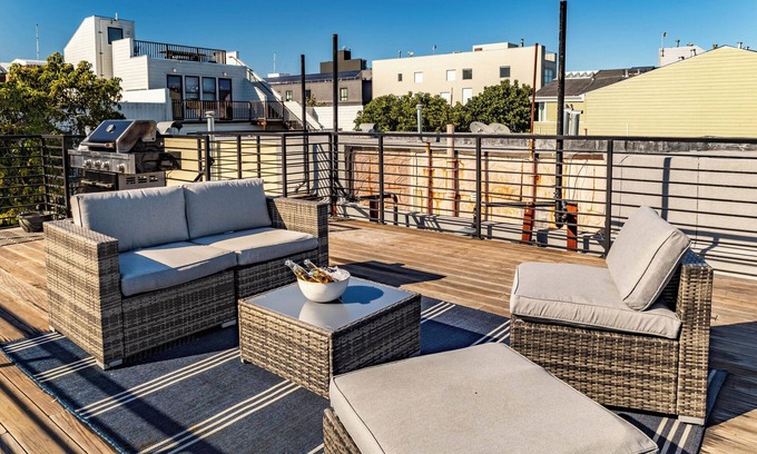 Inner Mission Condo | Luxurious Comfort! Rooftop Deck, Perfect Location in San Francisco