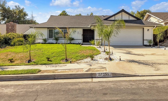 Granada Hills North House | Luxurious Comfortable Home