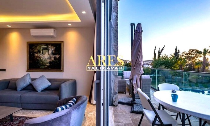 Dagbelen Villa | Luxurious Comfortable Seaside Homes B1
