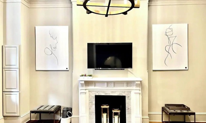 Cardozo House | LUXURIOUS DC ESTATE, BEST LOCATION BLOCK AWAY FROM 14TH/U ST NW W/2 CAR PARKING