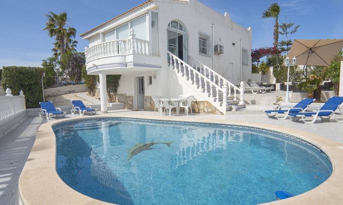 San Miguel de Salinas Villa | Luxurious Detached Villa with Private Pool
