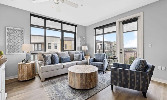 Rolling Mill Hill Condo | Luxurious Downtown Corner unit- 2 Bd2 Bth -#321