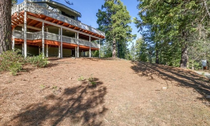 Shaver Lake House | Luxurious Escape-DOUBLE Masters and GOURMET Kitchen with New air conditioning