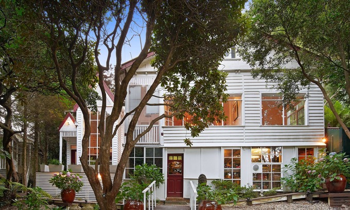 Sassafras Villa | Luxurious grand Villa close to nature in Yarra Ranges