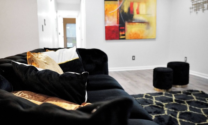 Stone Mountain House | Luxurious Hidden Gem