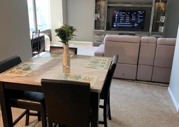 Detroit Apartment | Luxurious High Rise Downtown Apartment With Tons Of Amenities